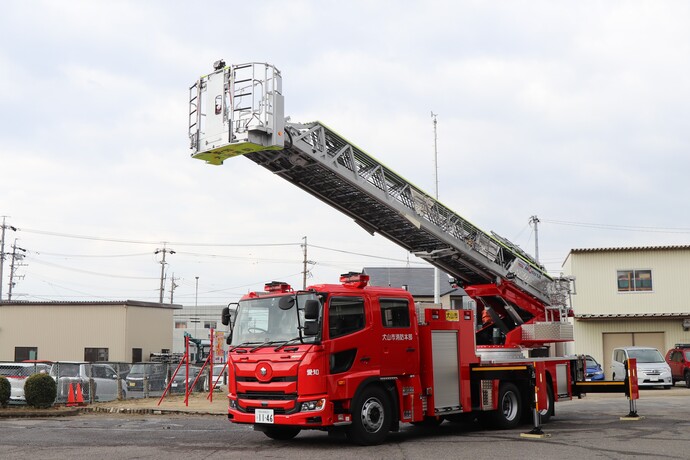 写真：40メートル級梯子付消防車の写真