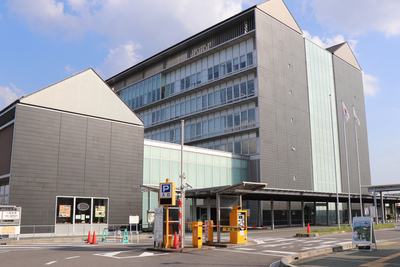市役所本庁舎外観写真