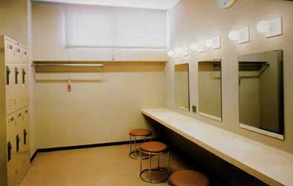 写真1:楽屋・リハーサル室