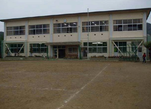 栗栖小学校