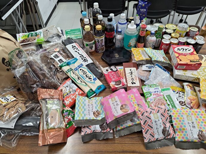 フードドライブで集まった食品の写真