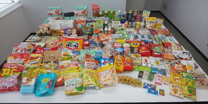 フードドライブで集まった食品の写真