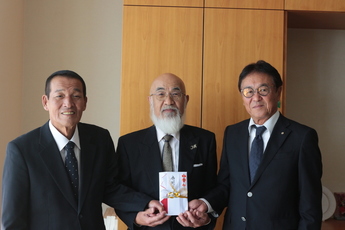 学田商高発展会八幡さん、滝教育長、山根会長