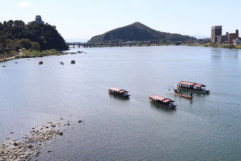 木曽川うかいと犬山城