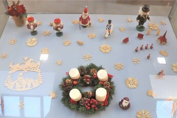 ドイツのクリスマス飾りの展示