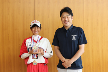 表敬訪問に訪れた木村さん（左）
