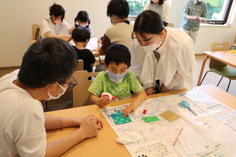 工作をする参加者