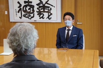 付与式で話す原氏