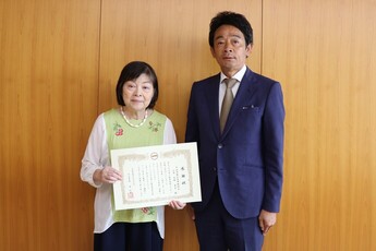 （左）倉橋会長と（右）原市長の写真