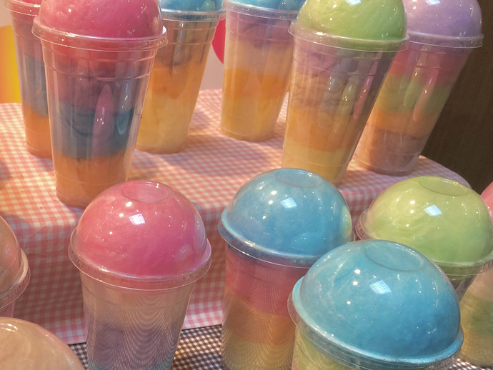 カラフルな綿菓子の写真