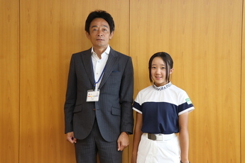 （左）原市長と（右）内田稟子さんの写真