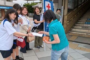 募金活動の様子