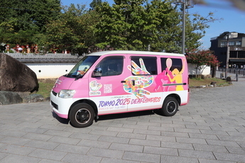 ラッピングカーの様子