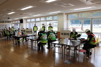 訓練に参加した職員の様子