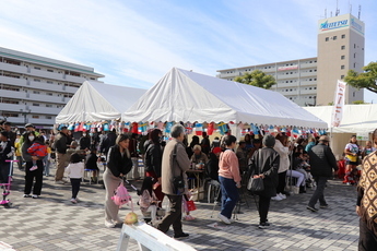 多文化共生マルシェの様子