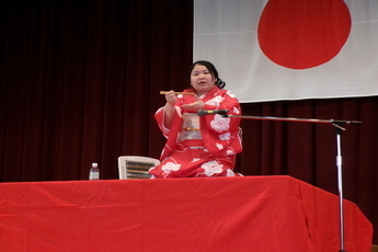 桂ぽんぽ娘氏による落語の様子