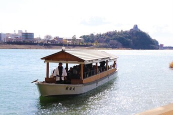 「木曽川うたかた亭」の様子